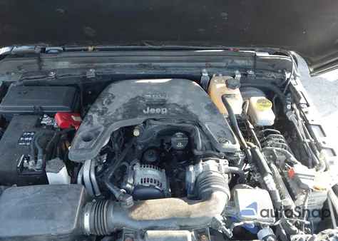 2019 Jeep Wrangler Unlimited Sahara 4X4 z USA, uszkodzony, nr VIN 1C4HJXEG7KW501739